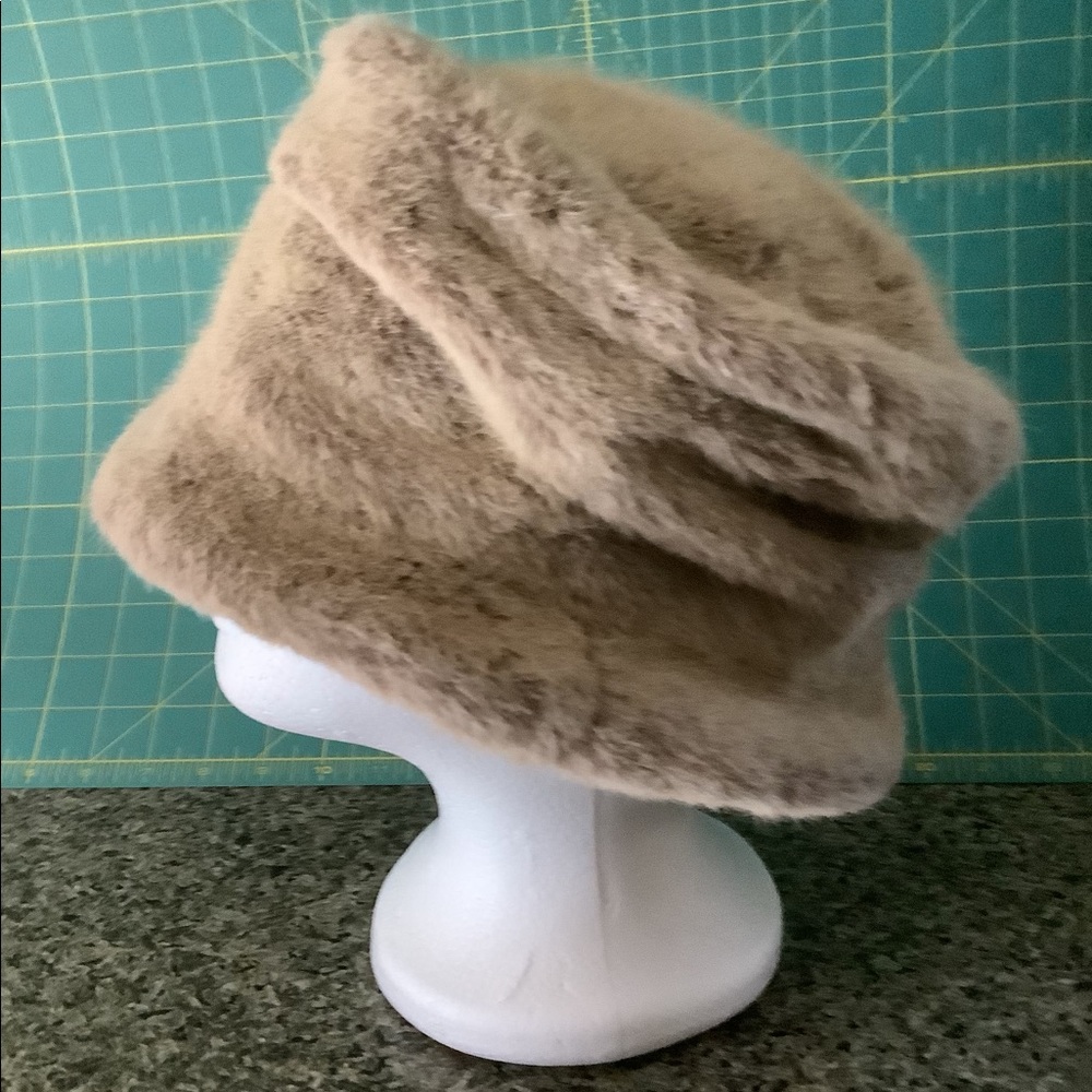 Nordstrom Gorgeous Faux Fur Hat